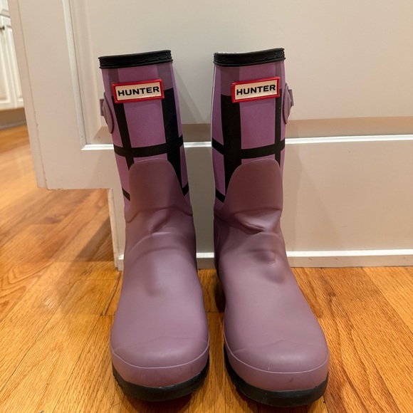 Hunter Purple and Black Women's Winter Rain Boots - Picture 1 of 14